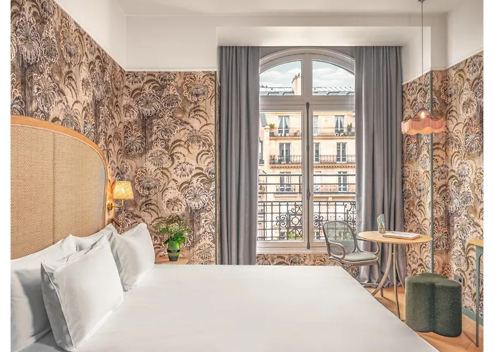 Miss Fuller Hotel Parijs